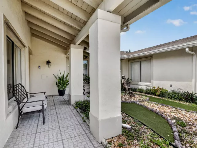 4-bedroom home for sale in Miami - 910 NE 205TH Street - MondialRealty