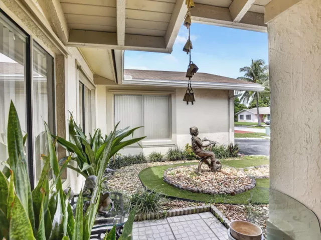 4-bedroom home for sale in Miami - 910 NE 205TH Street - MondialRealty