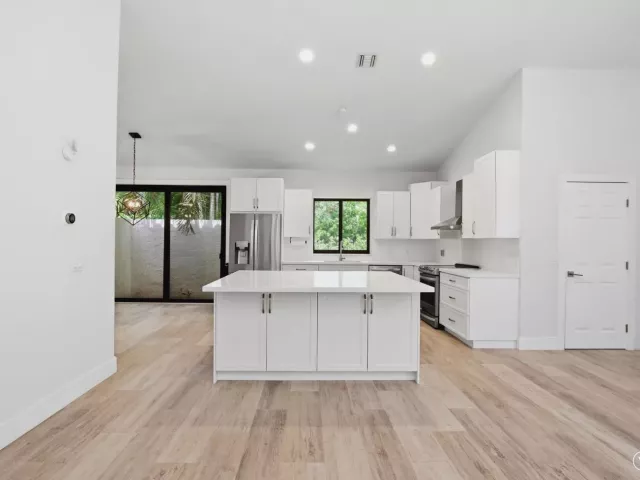 5-bedroom home for sale in Boca Raton - 2302 NW 66th Drive - MondialRealty