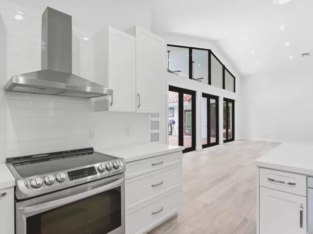 5-bedroom home for sale in Boca Raton - 2302 NW 66th Drive - MondialRealty