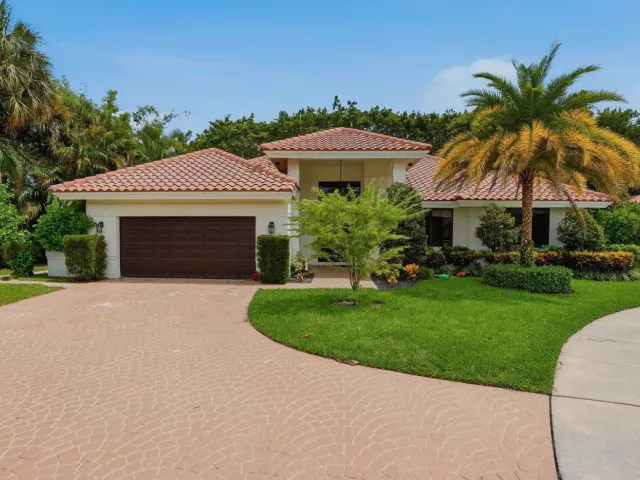 5-bedroom home for sale in Boca Raton - 2302 NW 66th Drive - MondialRealty