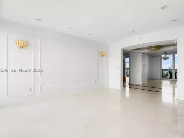 3-bedroom condo for rent in Sunny Isles Beach - 19111 Collins Ave 3406 - MondialRealty