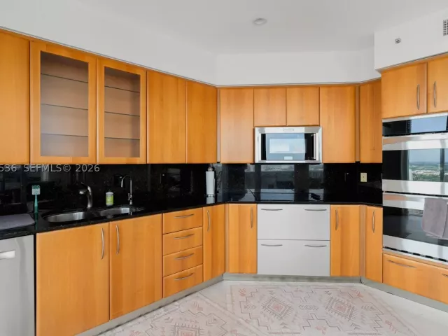 3-bedroom condo for rent in Sunny Isles Beach - 19111 Collins Ave 3406 - MondialRealty