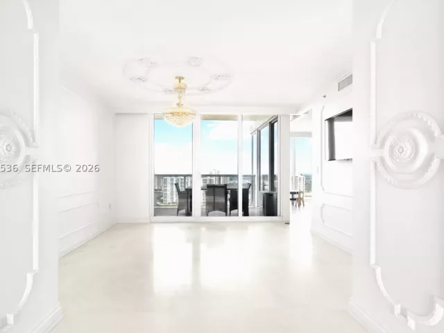3-bedroom condo for rent in Sunny Isles Beach - 19111 Collins Ave 3406 - MondialRealty
