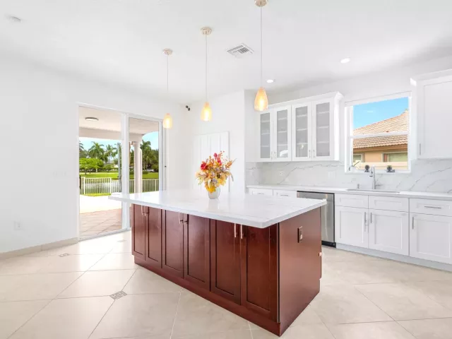 4-bedroom home for sale in Pembroke Pines - 14315 NW 16TH Court - MondialRealty
