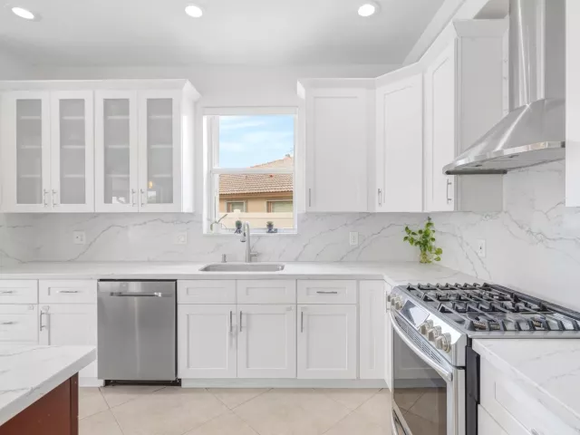 4-bedroom home for sale in Pembroke Pines - 14315 NW 16TH Court - MondialRealty