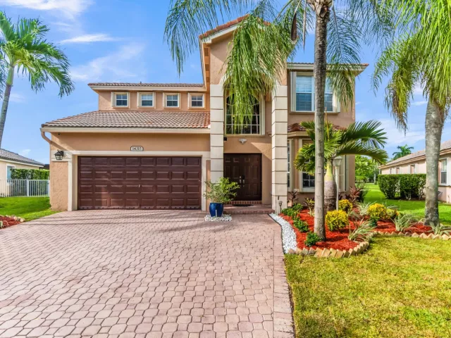 4-bedroom home for sale in Pembroke Pines - 14315 NW 16TH Court - MondialRealty