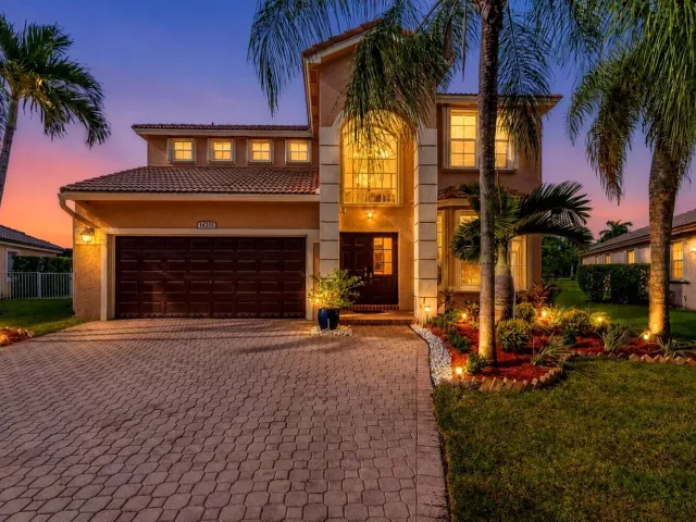 4-bedroom home for sale in Pembroke Pines - 14315 NW 16TH Court - MondialRealty