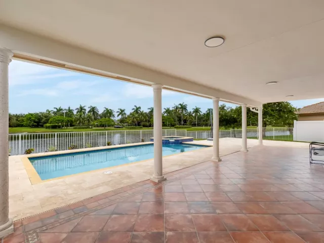 4-bedroom home for sale in Pembroke Pines - 14315 NW 16TH Court - MondialRealty