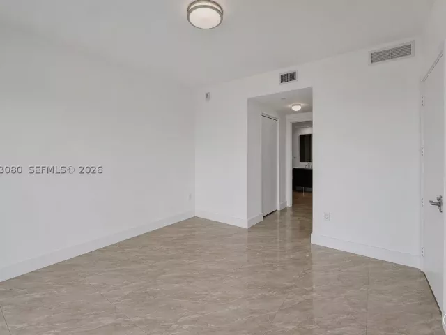 2-bedroom condo for rent in Miami - 488 NE 18th St 3900 - MondialRealty