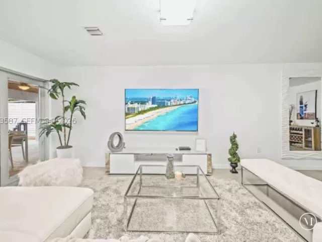 4-bedroom home for sale in Miami - 3427 Frow Ave - MondialRealty