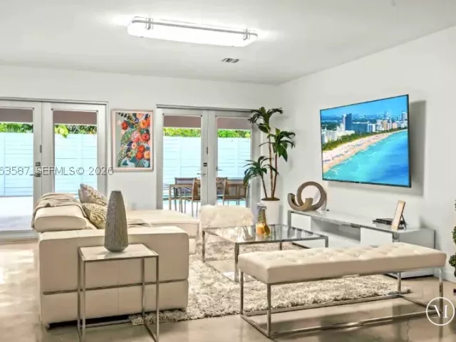 4-bedroom home for sale in Miami - 3427 Frow Ave - MondialRealty