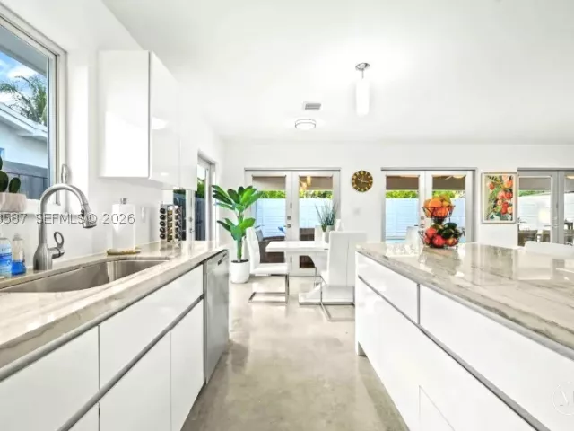 4-bedroom home for sale in Miami - 3427 Frow Ave - MondialRealty