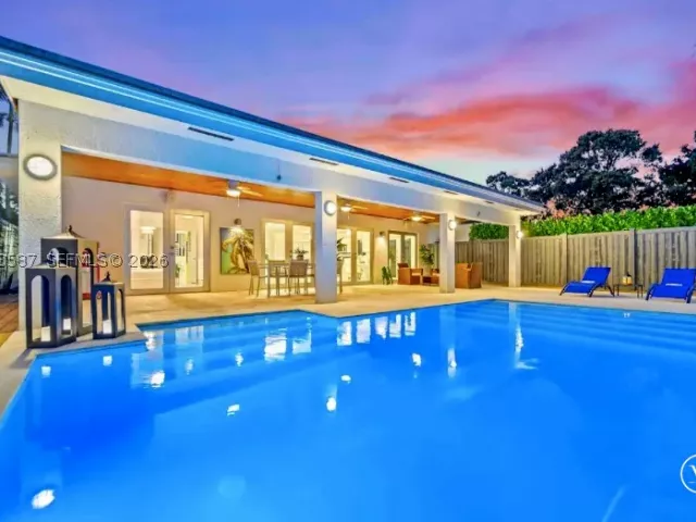 4-bedroom home for sale in Miami - 3427 Frow Ave - MondialRealty