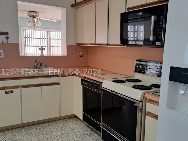 3-bedroom home for sale in Miami - 3062 SW 14th St - MondialRealty