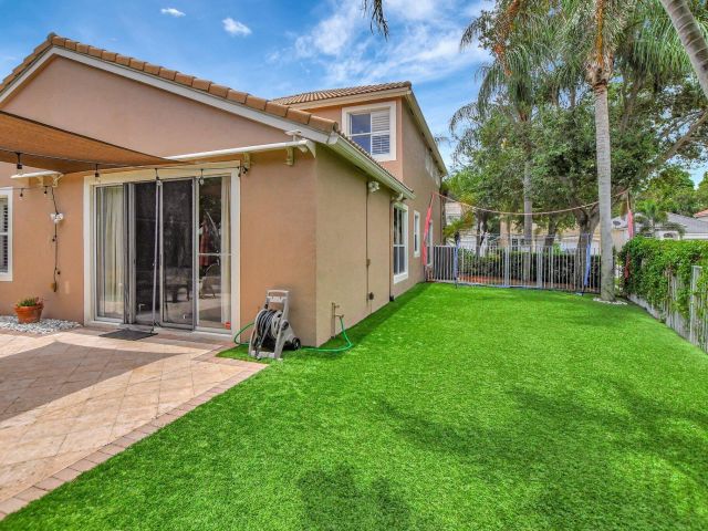 4-bedroom home for rent in Boca Raton - 8599 VIA GIARDINO 1 - MondialRealty