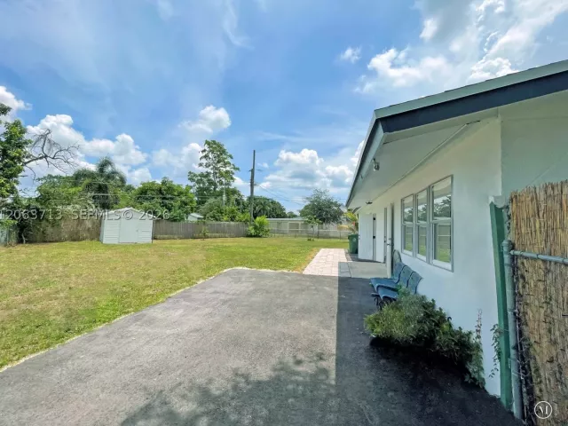 3-bedroom home for sale in Fort Lauderdale - 1606 NW 12th Ave - MondialRealty