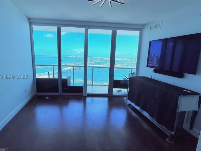 2-bedroom condo for rent in Miami - 888 Biscayne Blvd 4009 - MondialRealty