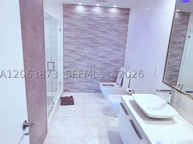 2-bedroom condo for rent in Miami - 888 Biscayne Blvd 4009 - MondialRealty