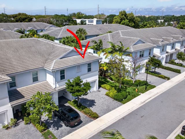 4-bedroom home for rent in Deerfield Beach - 1835 Sandpiper Pointe Place - MondialRealty