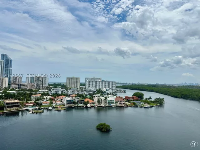 3-bedroom condo for sale in Sunny Isles Beach - 400 Sunny Isles Blvd 1401 - MondialRealty