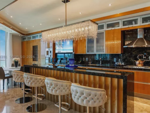 3-bedroom condo for sale in Sunny Isles Beach - 16047 Collins Ave 603 - MondialRealty