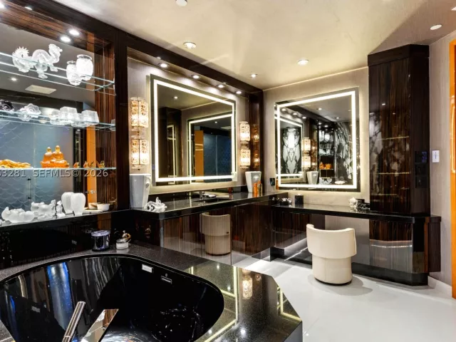 3-bedroom condo for sale in Sunny Isles Beach - 16047 Collins Ave 603 - MondialRealty