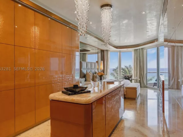 3-bedroom condo for sale in Sunny Isles Beach - 16047 Collins Ave 603 - MondialRealty