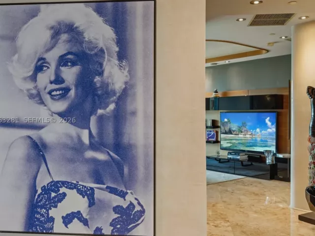 3-bedroom condo for sale in Sunny Isles Beach - 16047 Collins Ave 603 - MondialRealty