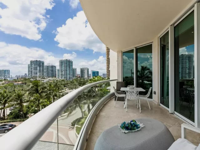 3-bedroom condo for sale in Sunny Isles Beach - 16047 Collins Ave 603 - MondialRealty
