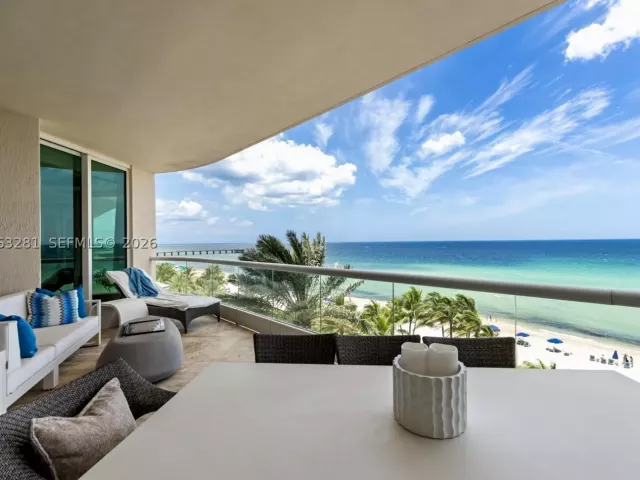 3-bedroom condo for sale in Sunny Isles Beach - 16047 Collins Ave 603 - MondialRealty