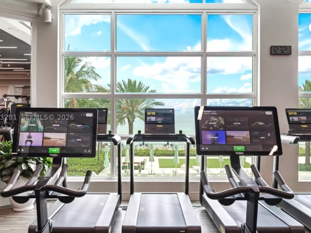 3-bedroom condo for sale in Sunny Isles Beach - 16047 Collins Ave 603 - MondialRealty