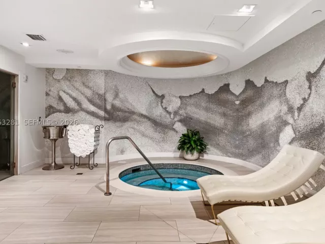 3-bedroom condo for sale in Sunny Isles Beach - 16047 Collins Ave 603 - MondialRealty