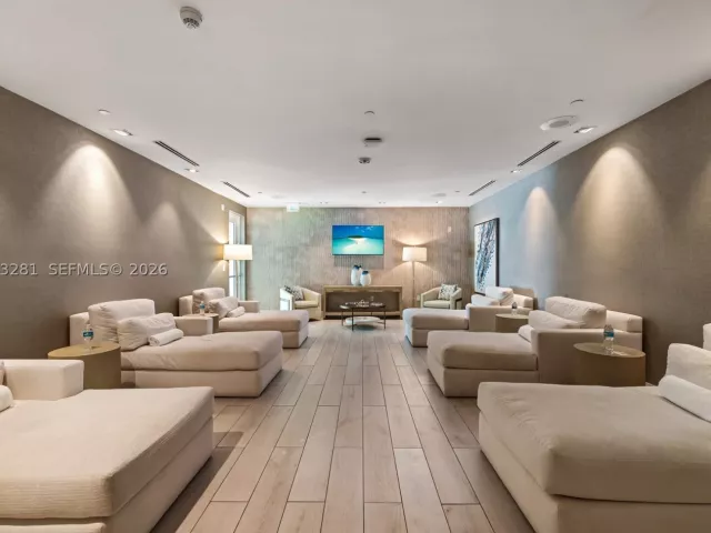 3-bedroom condo for sale in Sunny Isles Beach - 16047 Collins Ave 603 - MondialRealty