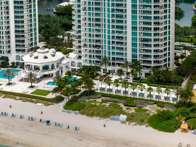 3-bedroom condo for sale in Sunny Isles Beach - 16047 Collins Ave 603 - MondialRealty