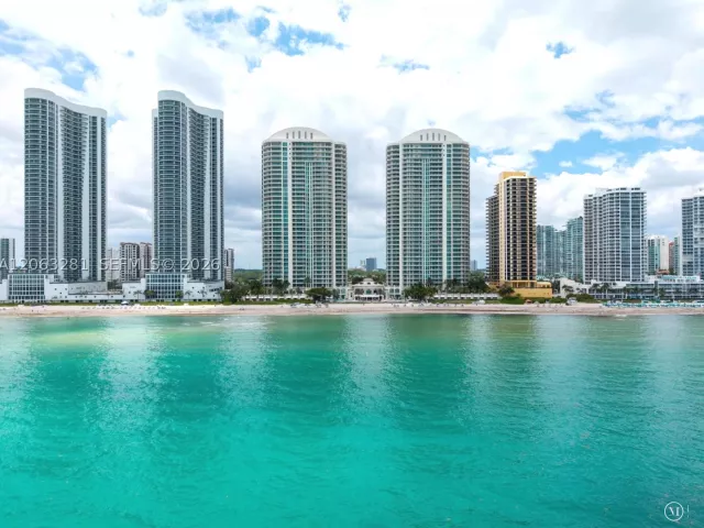 3-bedroom condo for sale in Sunny Isles Beach - 16047 Collins Ave 603 - MondialRealty