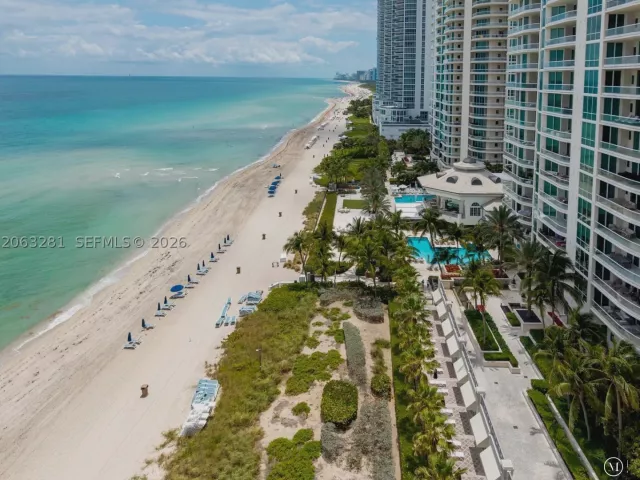 3-bedroom condo for sale in Sunny Isles Beach - 16047 Collins Ave 603 - MondialRealty