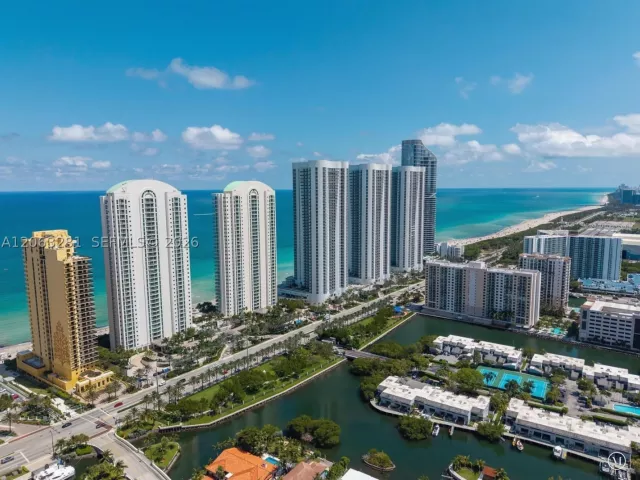 3-bedroom condo for sale in Sunny Isles Beach - 16047 Collins Ave 603 - MondialRealty