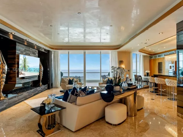 3-bedroom condo for sale in Sunny Isles Beach - 16047 Collins Ave 603 - MondialRealty