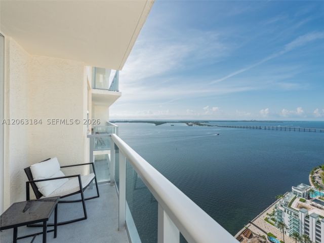 2-bedroom condo for sale in Miami - 1155 Brickell Bay Dr 3403 - MondialRealty