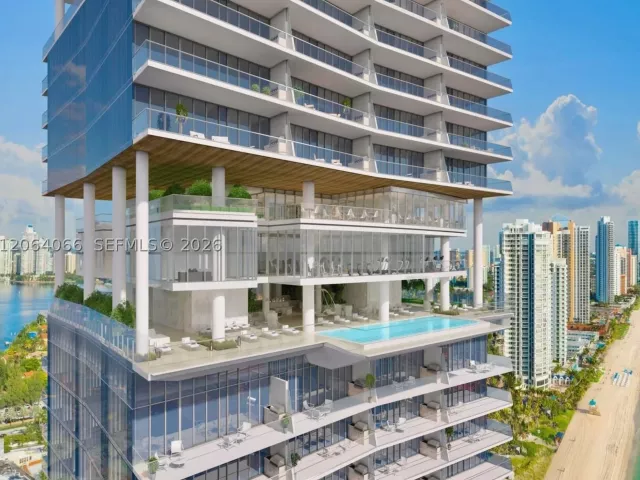 5-bedroom condo for sale in Sunny Isles Beach - 18501 Collins Ave 1804 - MondialRealty