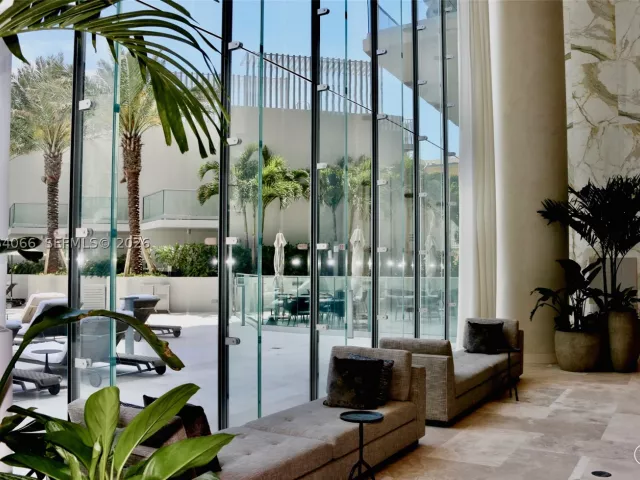 5-bedroom condo for sale in Sunny Isles Beach - 18501 Collins Ave 1804 - MondialRealty