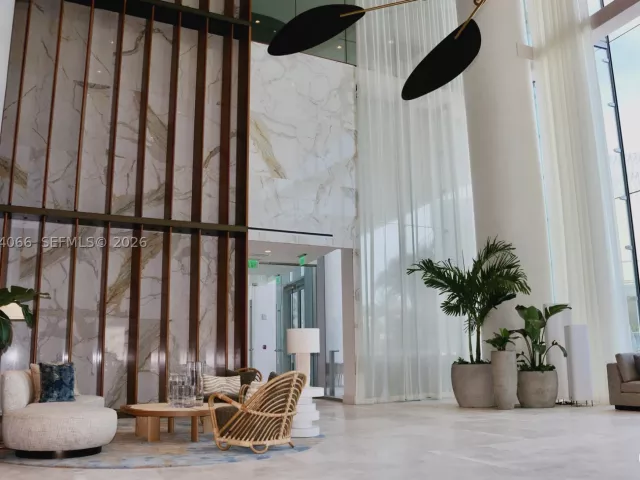 5-bedroom condo for sale in Sunny Isles Beach - 18501 Collins Ave 1804 - MondialRealty