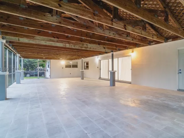 3-bedroom home for sale in Miami - 320 NE 160th St - MondialRealty