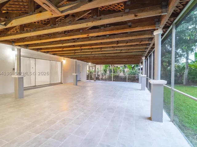 3-bedroom home for sale in Miami - 320 NE 160th St - MondialRealty