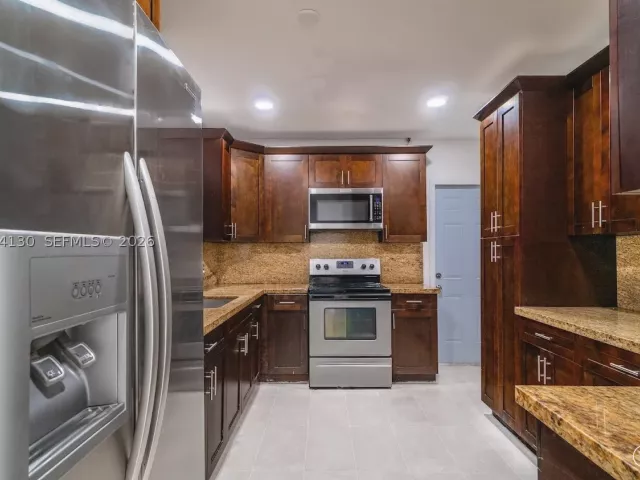 3-bedroom home for sale in Miami - 320 NE 160th St - MondialRealty