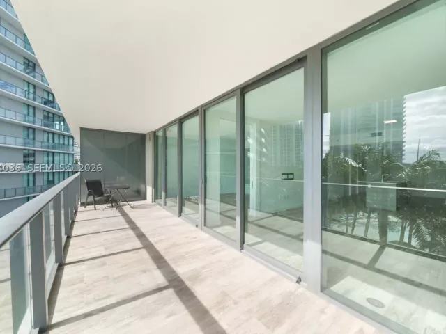 2-bedroom condo for sale in Miami - 650 NE 32nd St 802 - MondialRealty