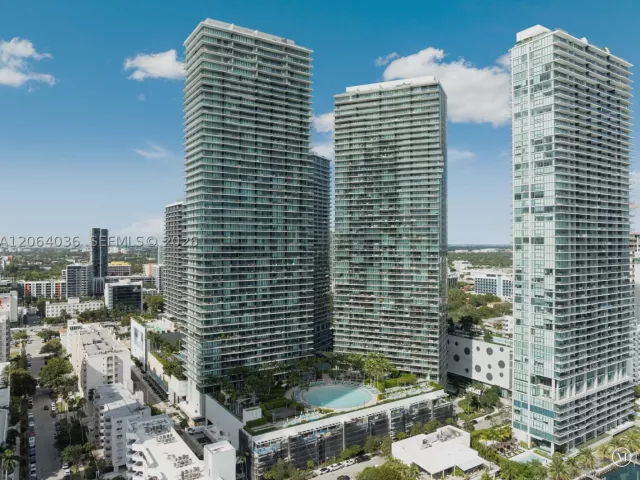 2-bedroom condo for sale in Miami - 650 NE 32nd St 802 - MondialRealty