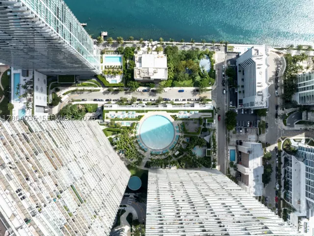 2-bedroom condo for sale in Miami - 650 NE 32nd St 802 - MondialRealty