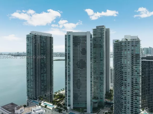 2-bedroom condo for sale in Miami - 650 NE 32nd St 802 - MondialRealty